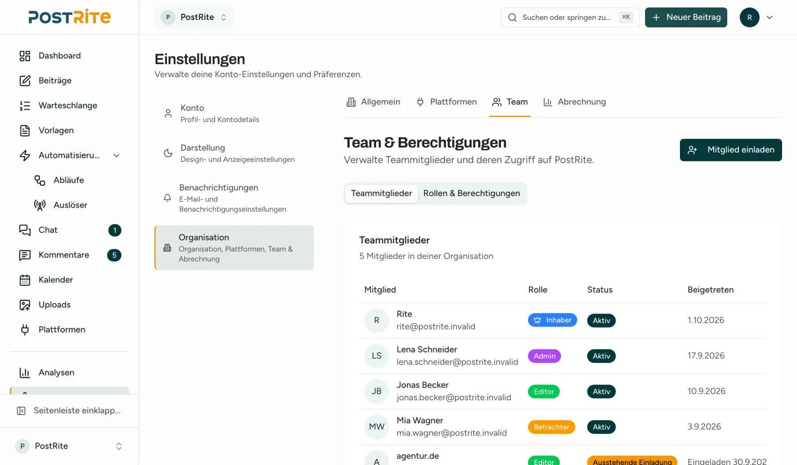 Die Seite Team und Berechtigungen mit Inhaber, Admin, Editor, Betrachter und einer offenen Einladung