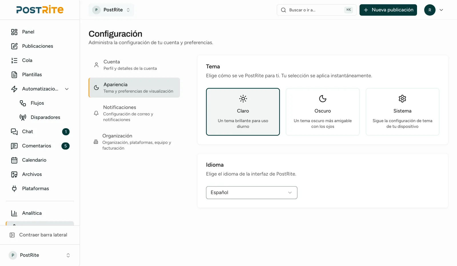 La configuración de Apariencia con los temas Claro, Oscuro y Sistema y el selector de idioma