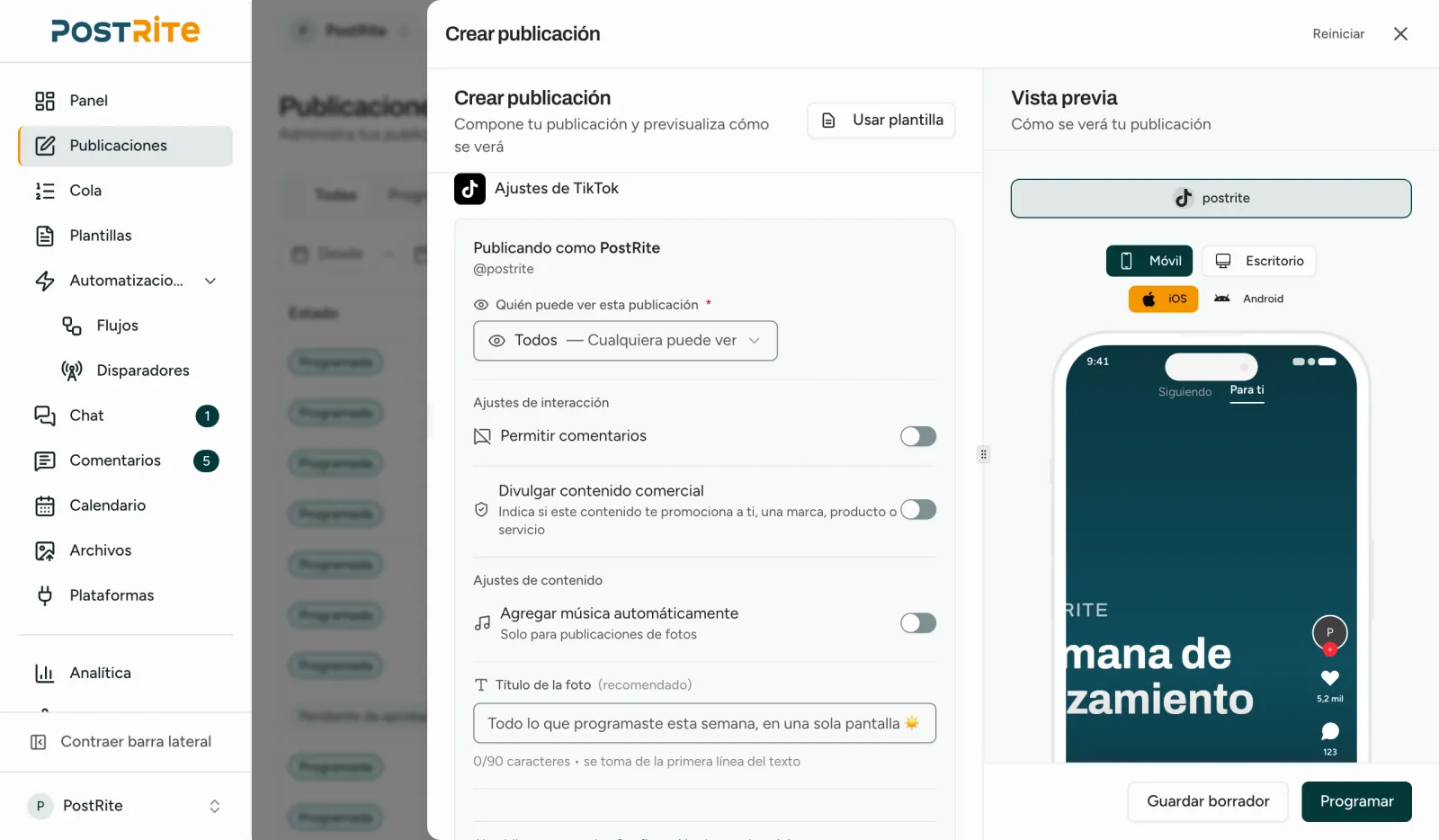 El editor con una cuenta de TikTok seleccionada, mostrando el nivel de privacidad, las interacciones y el título de la foto junto a la vista previa de TikTok