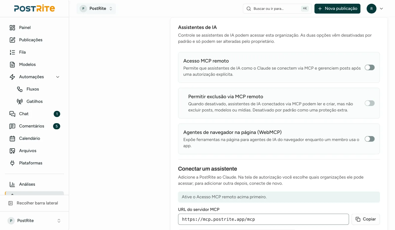 O card de assistentes de IA nas configurações da organização, com a chave de acesso MCP remoto e o botão Conectar ao Claude