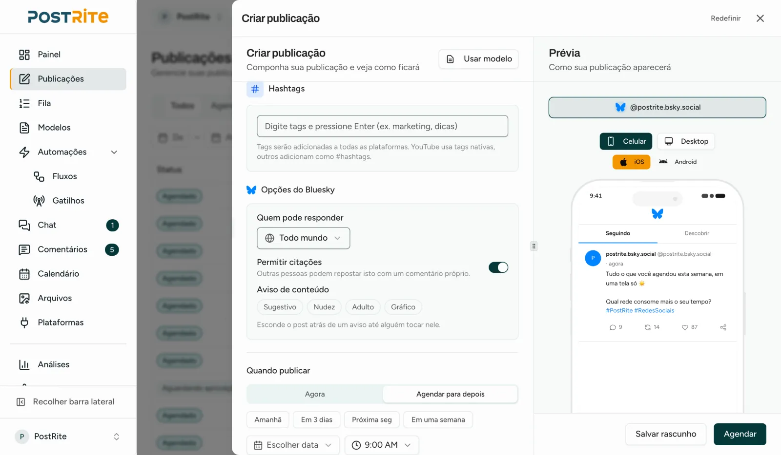 O editor de posts com uma conta do Bluesky selecionada, mostrando quem pode responder, citações e avisos de conteúdo ao lado da prévia do Bluesky