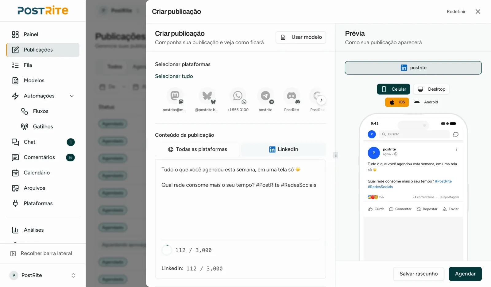 O editor de posts com uma conta do LinkedIn selecionada e a prévia do LinkedIn